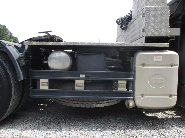 平成30年08月中古大型トラクタヘッド日産UDクオンの画像28