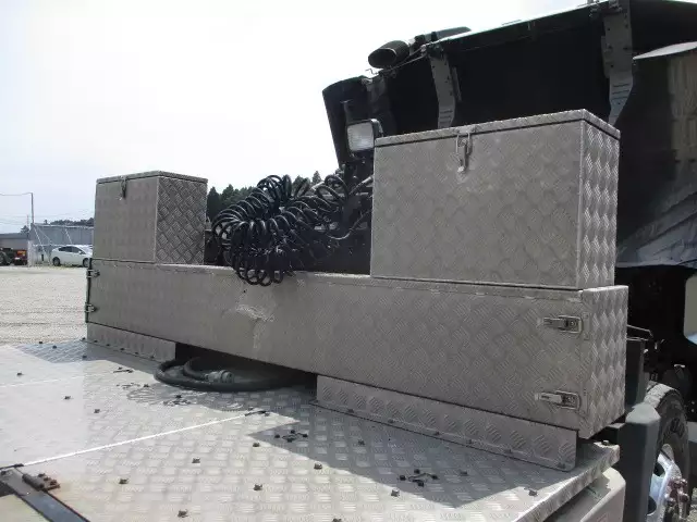 平成30年08月中古大型トラクタヘッド日産UDクオンの画像31