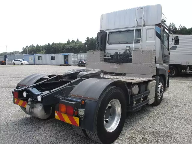 平成30年08月中古大型トラクタヘッド日産UDクオンの画像5