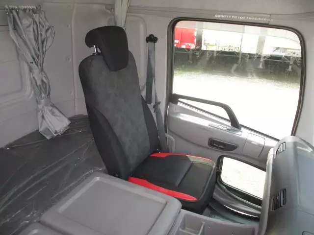 平成30年08月中古大型トラクタヘッド日産UDクオンの画像51