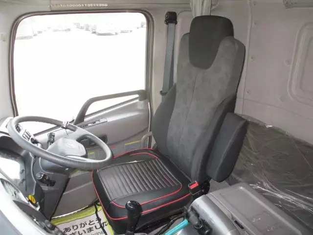 平成30年08月中古大型トラクタヘッド日産UDクオンの画像53