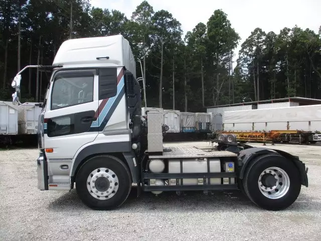 平成30年08月中古大型トラクタヘッド日産UDクオンの画像8