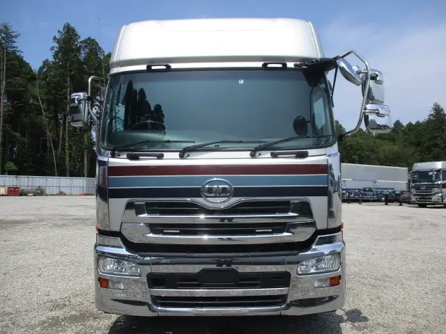 平成30年08月中古大型トラクタヘッド日産UDクオンの画像2