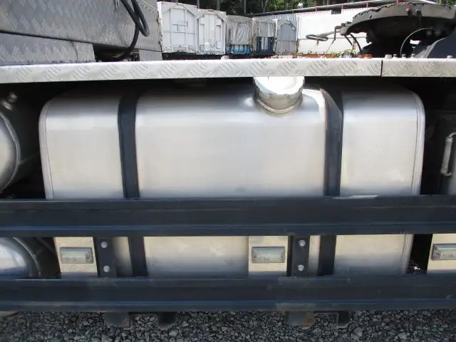 平成30年08月中古大型トラクタヘッド日産UDクオンの画像25