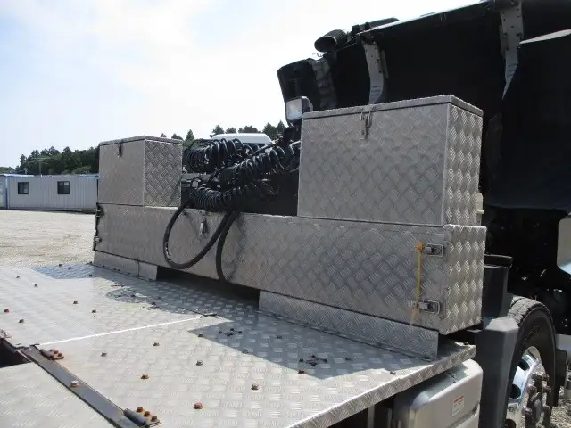 平成30年08月中古大型トラクタヘッド日産UDクオンの画像30