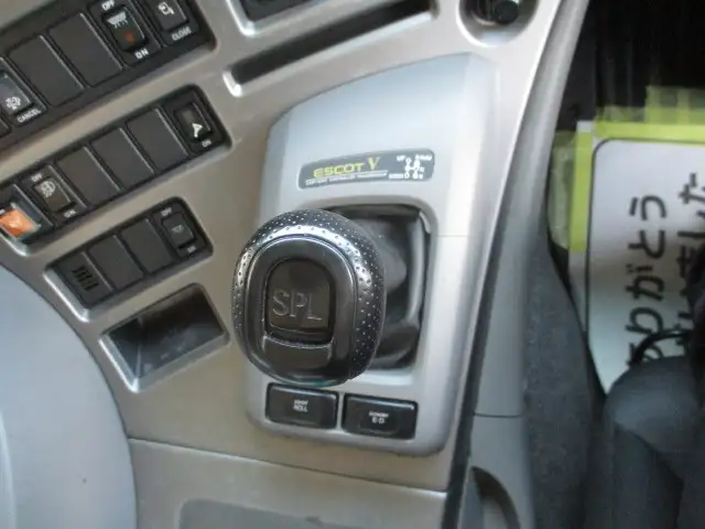 平成30年08月中古大型トラクタヘッド日産UDクオンの画像40