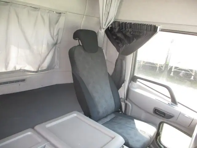 平成30年08月中古大型トラクタヘッド日産UDクオンの画像48