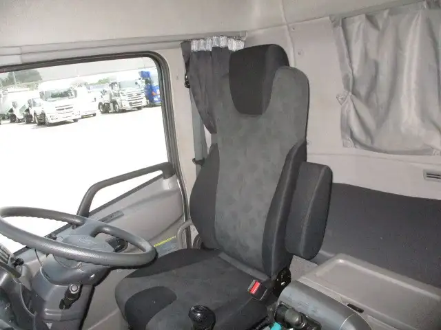 平成30年08月中古大型トラクタヘッド日産UDクオンの画像50