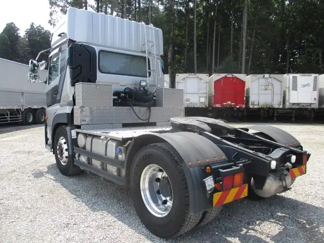 平成30年08月中古大型トラクタヘッド日産UDクオンの画像7