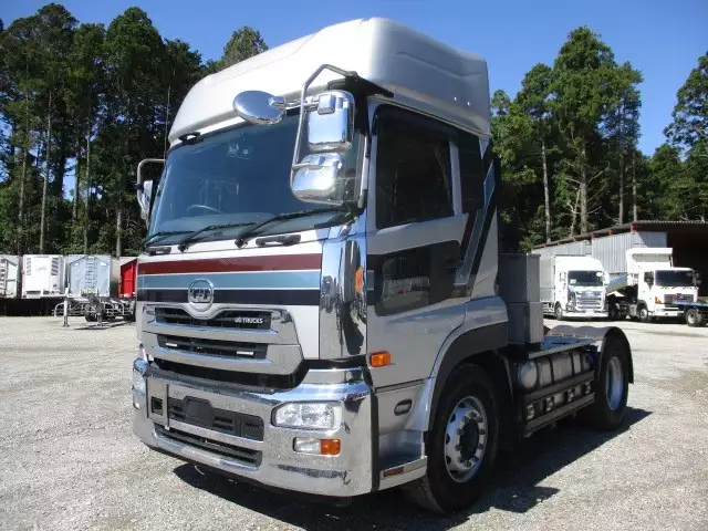 平成29年12月中古大型トラクタヘッド日産UDUDトラックスの画像1