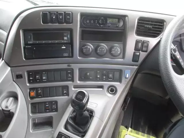 平成29年12月中古大型トラクタヘッド日産UDUDトラックスの画像42