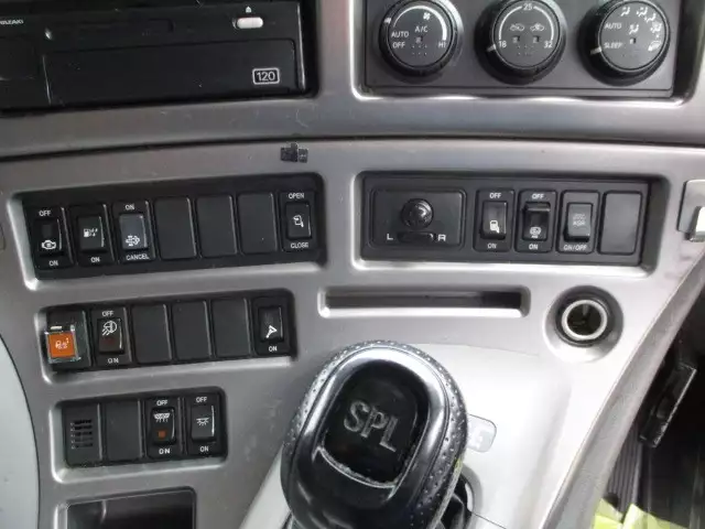 平成29年12月中古大型トラクタヘッド日産UDUDトラックスの画像44