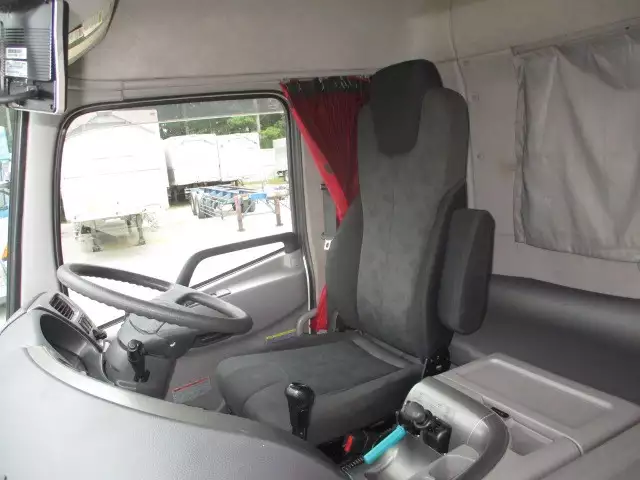 平成29年12月中古大型トラクタヘッド日産UDUDトラックスの画像54