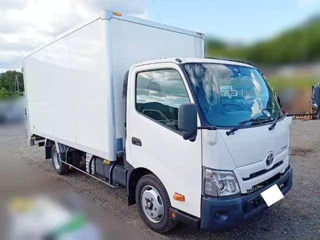 令和01年/平成31年11月中古小型アルミバン・ウィングトヨタダイナの画像2