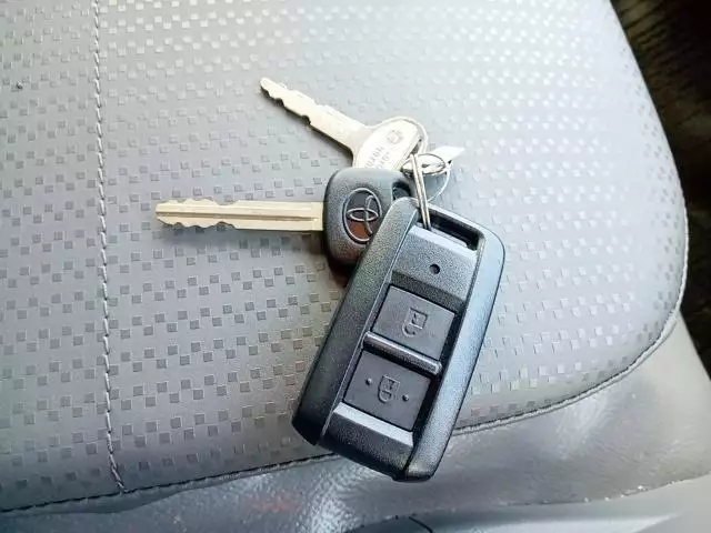 令和01年/平成31年11月中古小型アルミバン・ウィングトヨタダイナの画像27