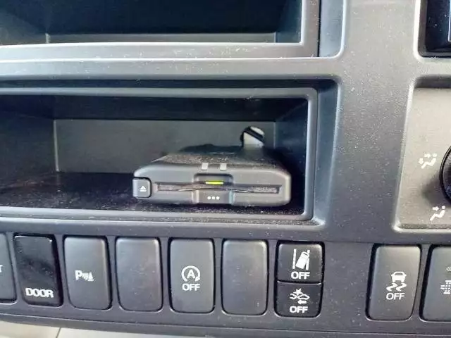 令和01年/平成31年11月中古小型アルミバン・ウィングトヨタダイナの画像31