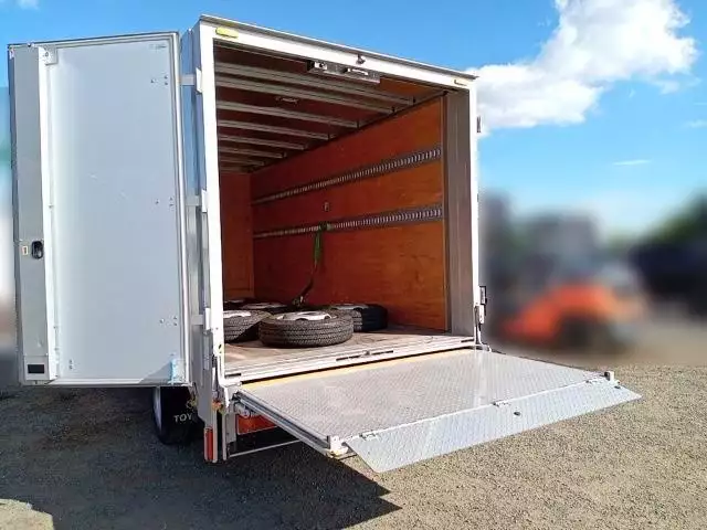 令和01年/平成31年11月中古小型アルミバン・ウィングトヨタダイナの画像10