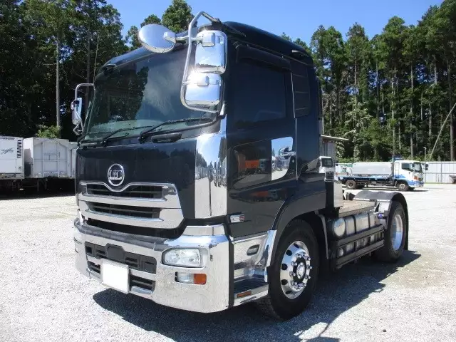 平成27年09月中古大型トラクタヘッド日産UDクオンの画像1