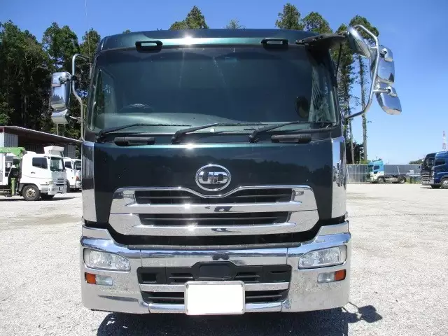 平成27年09月中古大型トラクタヘッド日産UDクオンの画像2