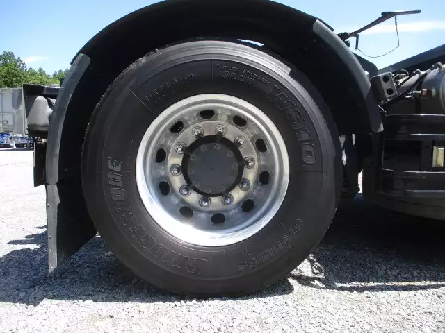 平成27年09月中古大型トラクタヘッド日産UDクオンの画像12