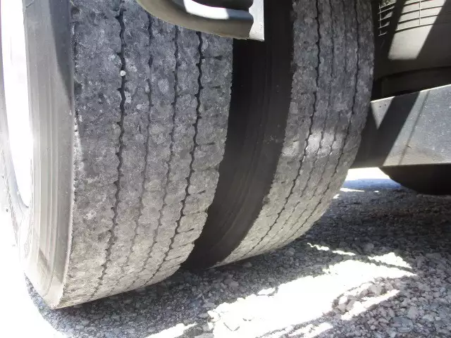 平成27年09月中古大型トラクタヘッド日産UDクオンの画像15