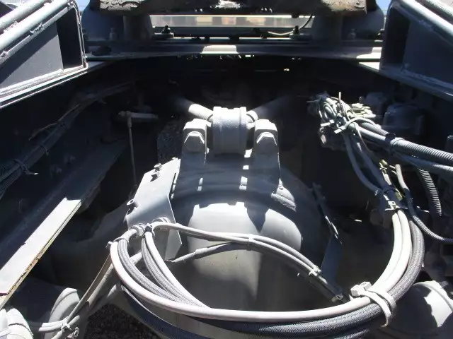 平成27年09月中古大型トラクタヘッド日産UDクオンの画像22