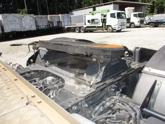 平成27年09月中古大型トラクタヘッド日産UDクオンの画像25