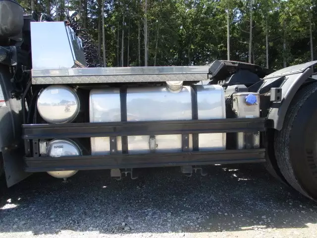 平成27年09月中古大型トラクタヘッド日産UDクオンの画像26