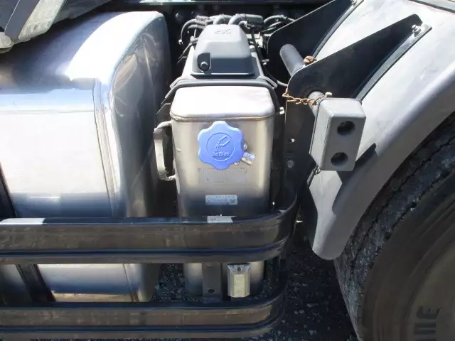 平成27年09月中古大型トラクタヘッド日産UDクオンの画像28