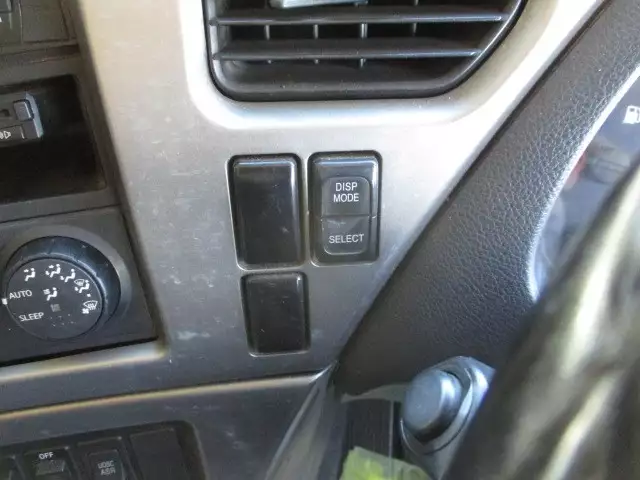 平成27年09月中古大型トラクタヘッド日産UDクオンの画像46