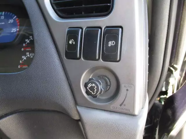 平成27年09月中古大型トラクタヘッド日産UDクオンの画像47