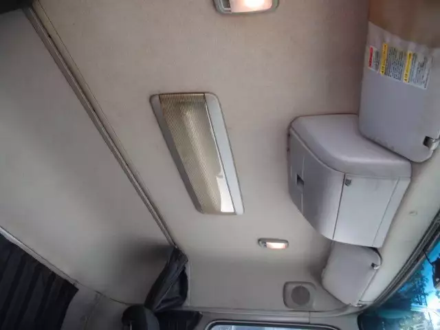 平成27年09月中古大型トラクタヘッド日産UDクオンの画像52