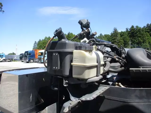 平成27年09月中古大型トラクタヘッド日産UDクオンの画像58