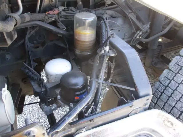 平成27年09月中古大型トラクタヘッド日産UDクオンの画像60