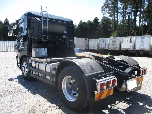 平成27年09月中古大型トラクタヘッド日産UDクオンの画像7
