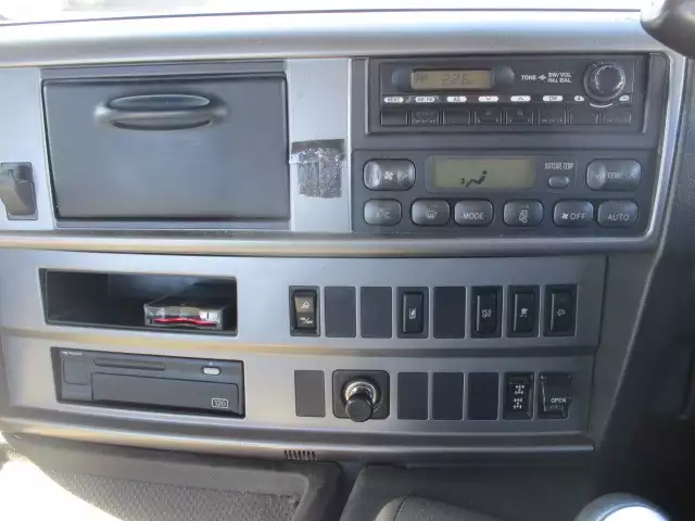 平成28年10月中古大型トラクタヘッド日野プロフィアの画像19