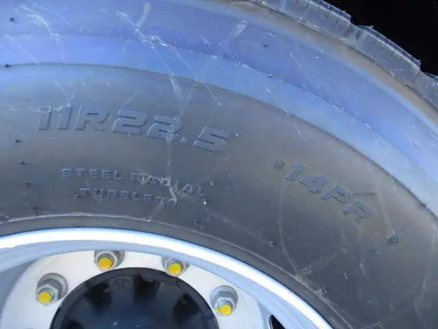 14m3軸ウイングトレーラー ダブルタイヤ リフトアクスル中軸残し 積載26,100kg 第五輪荷重11,130kg以上の画像14