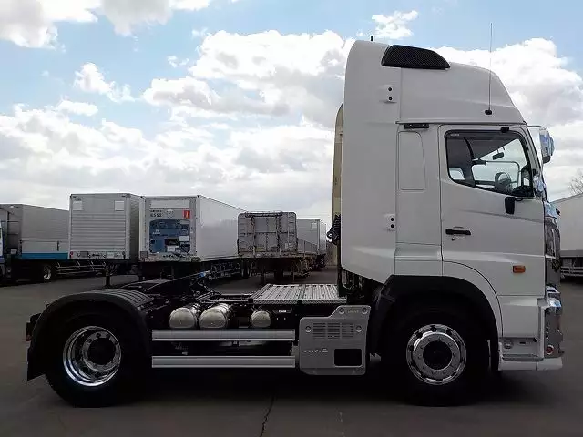 平成30年10月中古大型トラクタヘッド日野日野の画像4