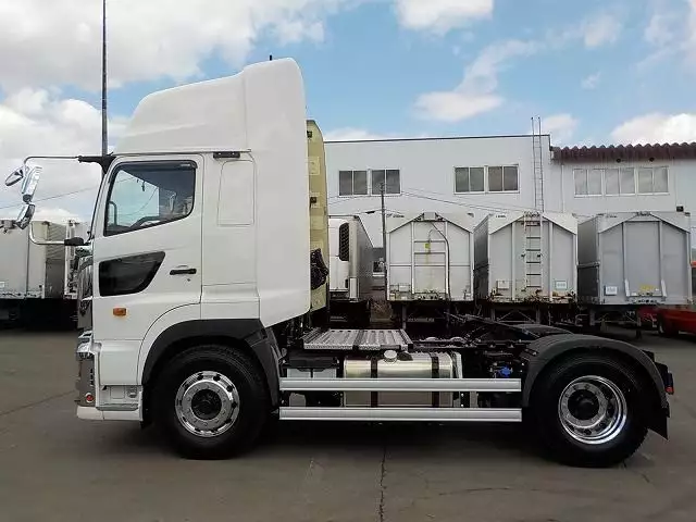 平成30年10月中古大型トラクタヘッド日野日野の画像8