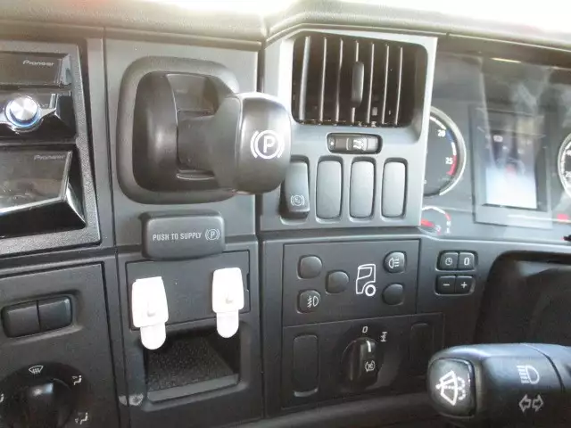 平成30年08月中古大型トラクタヘッドスカニアトラクタの画像34