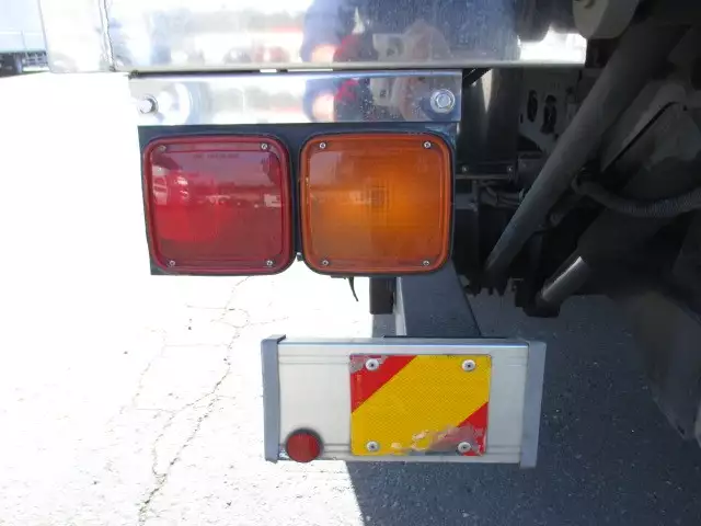 平成28年09月中古中型冷凍バン・ウィングいすゞフォワードの画像15