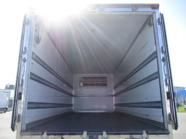 平成28年09月中古中型冷凍バン・ウィングいすゞフォワードの画像31