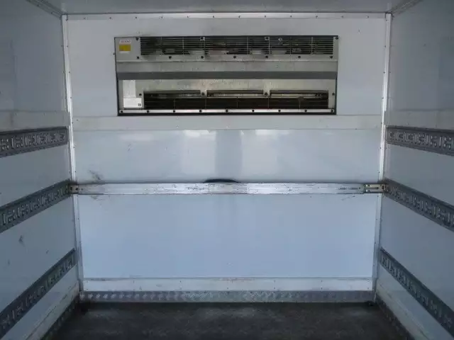 平成28年09月中古中型冷凍バン・ウィングいすゞフォワードの画像36