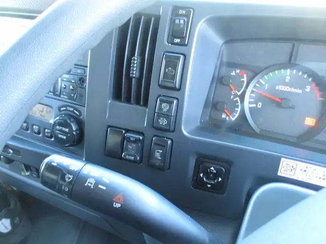 平成28年09月中古中型冷凍バン・ウィングいすゞフォワードの画像50