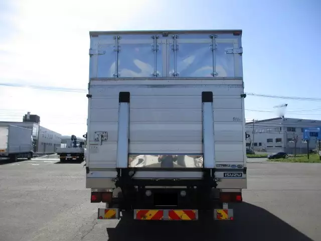 平成28年09月中古中型冷凍バン・ウィングいすゞフォワードの画像6