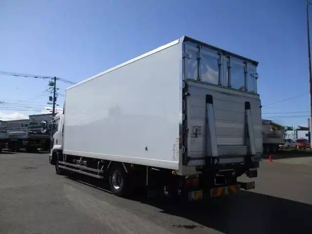平成28年09月中古中型冷凍バン・ウィングいすゞフォワードの画像7
