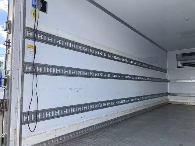 平成28年09月中古中型冷凍バン・ウィングいすゞいすゞの画像11