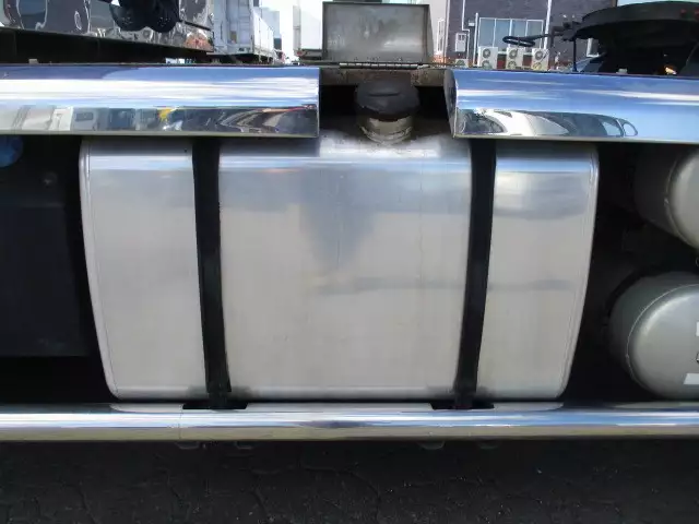 平成30年11月中古大型トラクタヘッド日産UDクオンの画像11