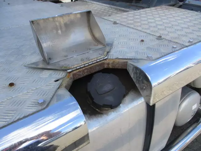 平成30年11月中古大型トラクタヘッド日産UDクオンの画像12