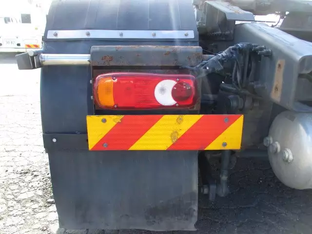 平成30年11月中古大型トラクタヘッド日産UDクオンの画像15